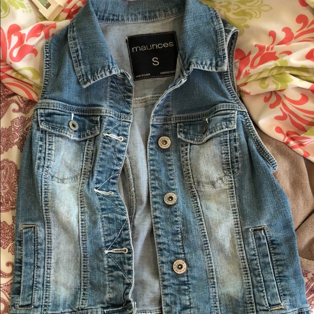 Short sleeve jean jacket